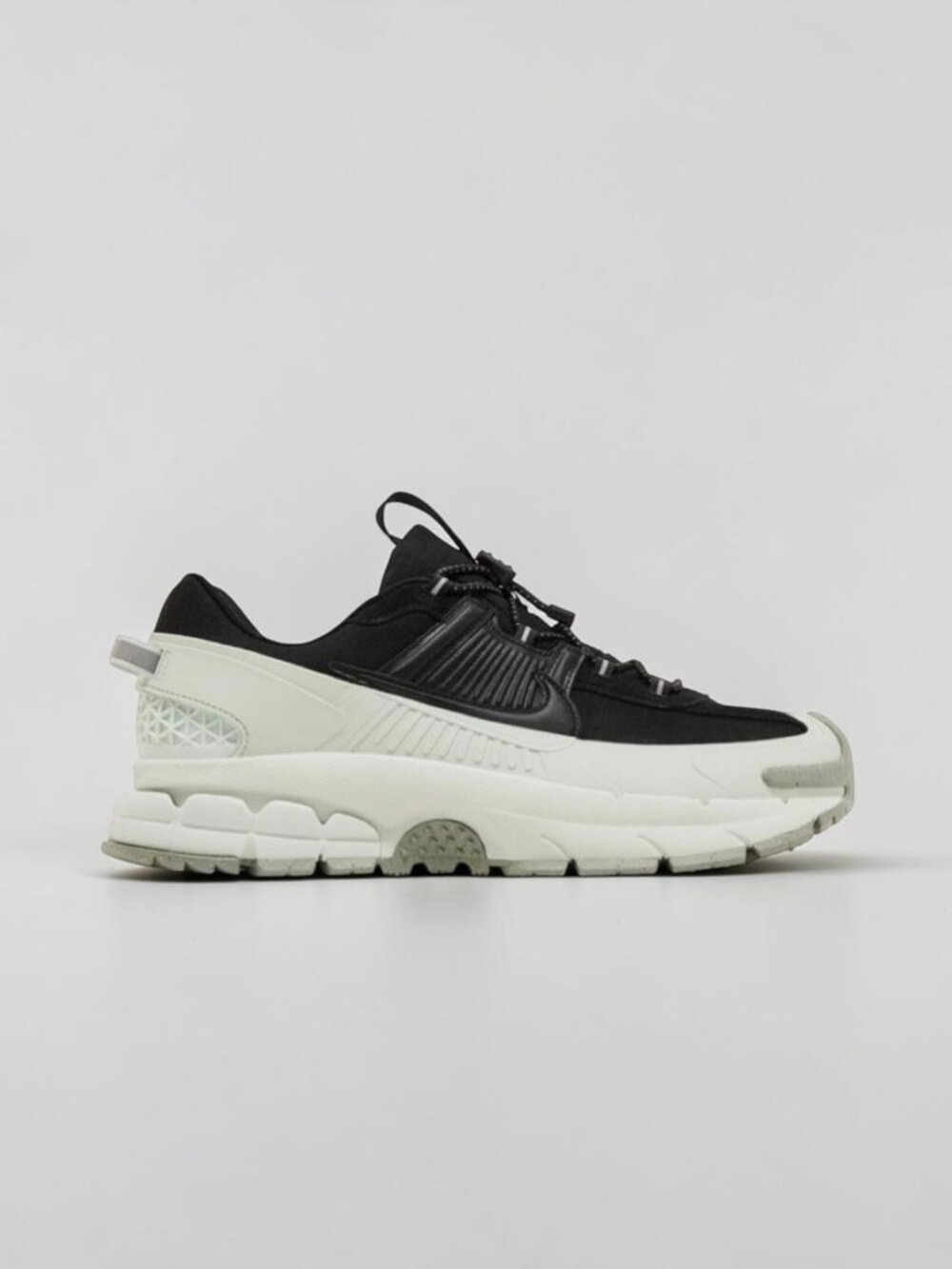 Nike Zoom Vomero Roam All Weather Mens Shoes Black Grey FV2295 001 NEW